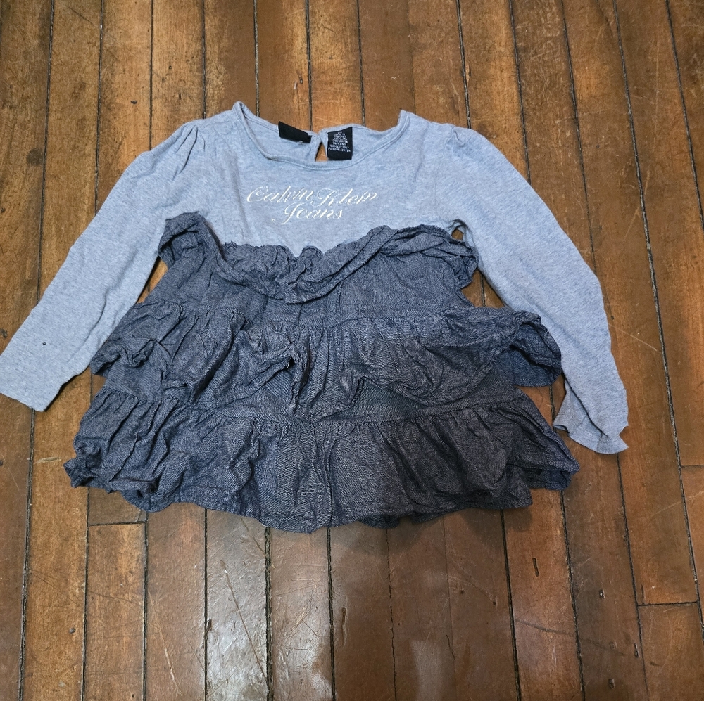 Calvin Klein girl top sixe 6